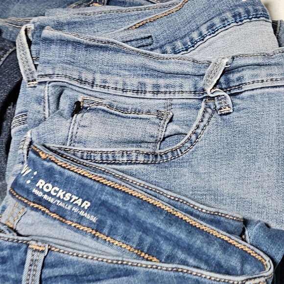 5 Pairs of Blue Denim Jeans Assorted Scrap Crafts Quilting DIY Upcycle Job Lot - Picture 3 of 4